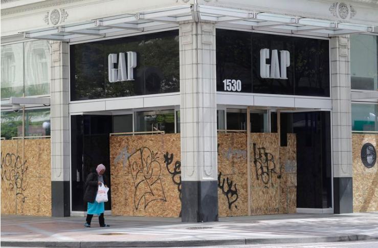 美国低端服装品牌gap,美国服装巨头gap到底多少亿美元