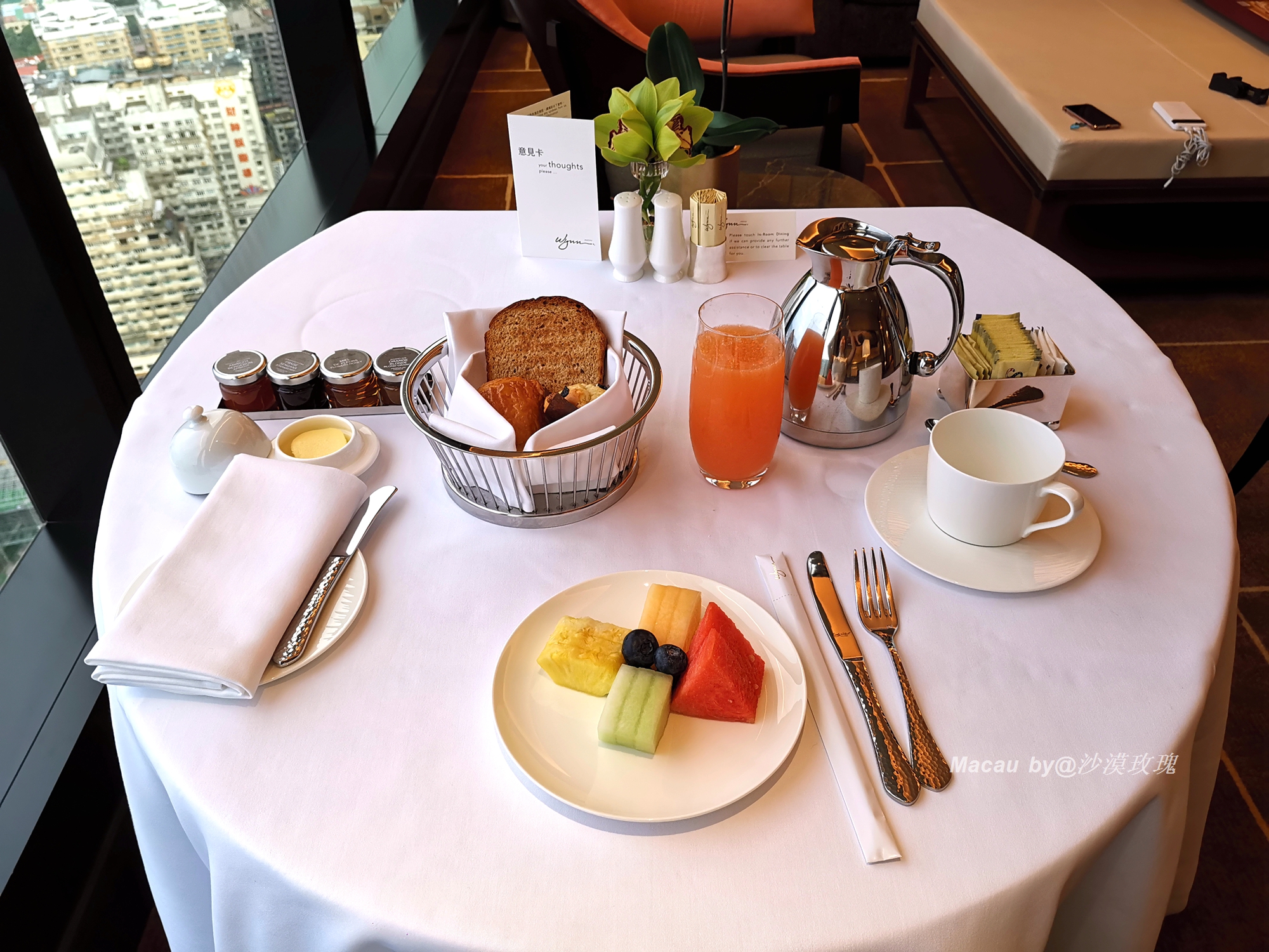 澳门葡京酒店豪华客房一晚多少钱,澳门的美高梅酒店住一晚要多少钱