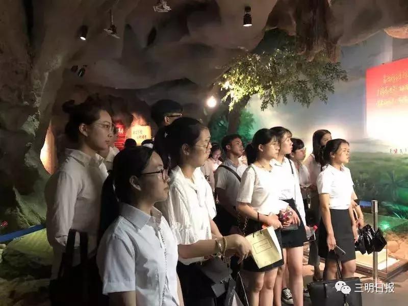 市区两级领导看望慰问广大教师,县领导看望慰问教师和教育工作者