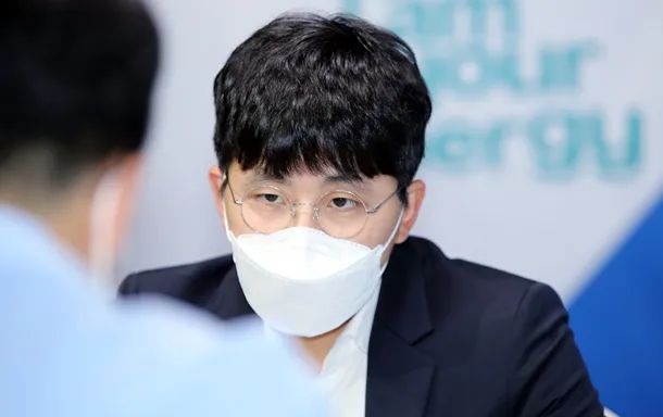 申真谞甩开朴廷桓10次领跑韩国,韩国申真谞和申旻埈是什么关系