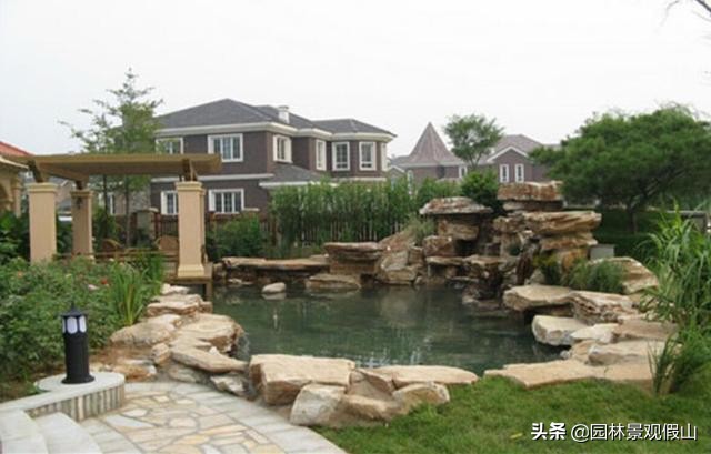 庭院假山鱼池施工步骤,简单的假山鱼池制作方法