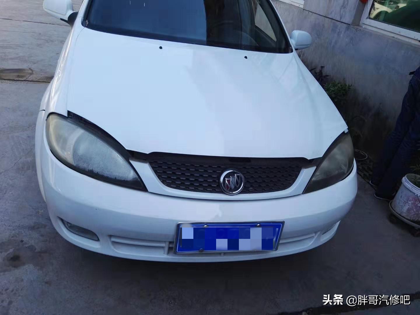 上海汽车大灯漏水去哪里修,大灯发黄了怎么处理