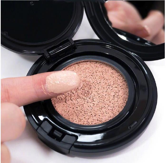 阿玛尼迪奥气垫粉底哪个好,迪奥阿玛尼圣罗兰气垫推荐哪个