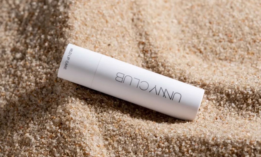 吹爆李佳琦推荐的平价唇膏,无敌滋润,唇炎都能修复