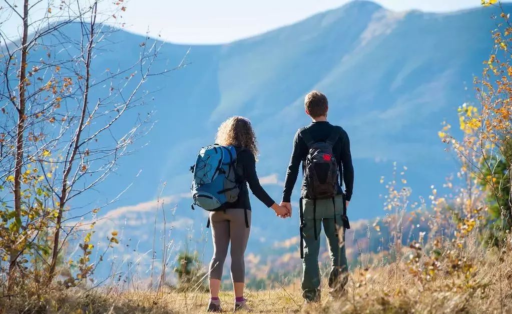 和男朋友没话题感觉不见面就疏远,没有共同话题关系越来越疏远