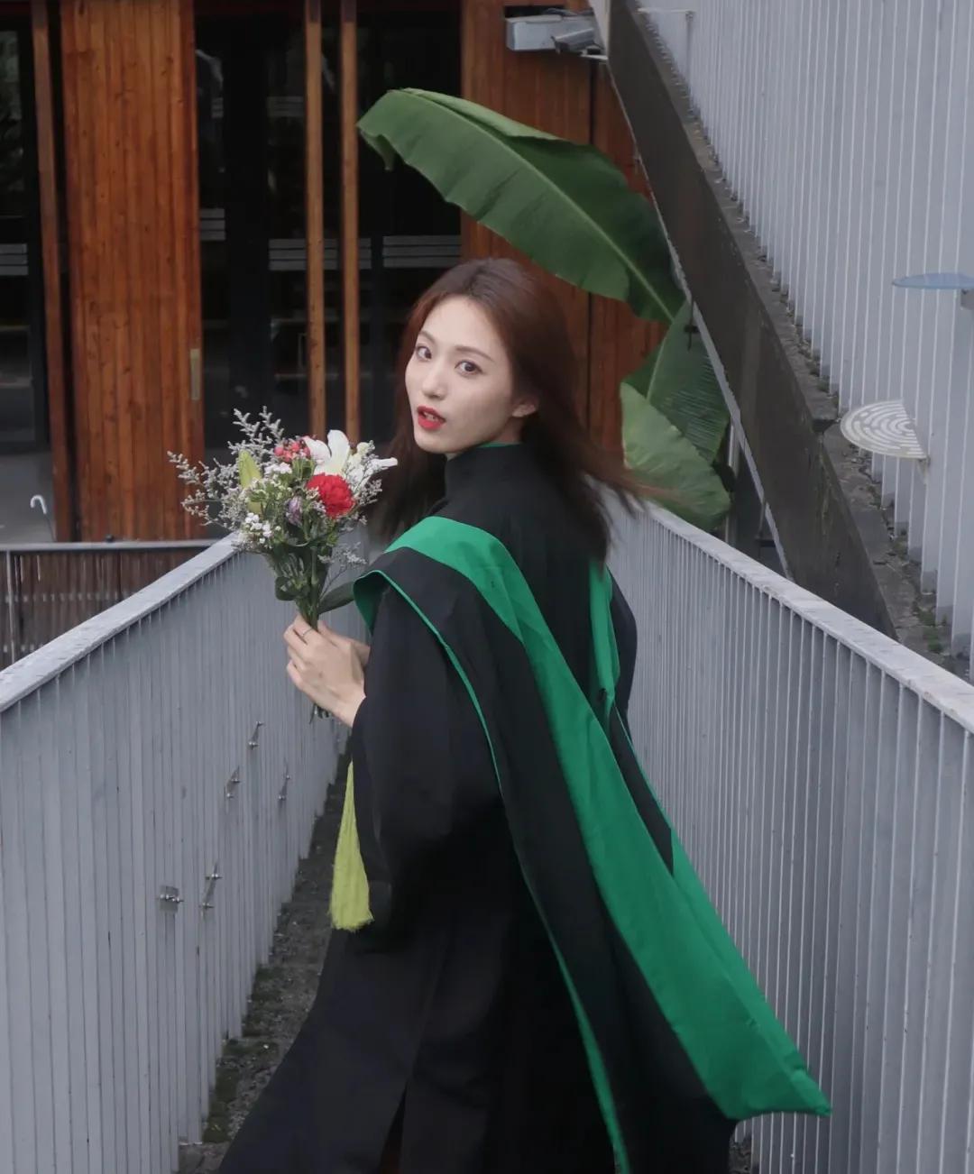 美院中国风学士服,九大美术学院学士服