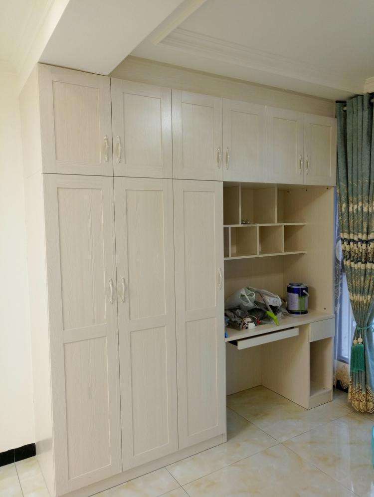 做定制柜子需要找平吗,做定制柜子前需不需要先刮腻子