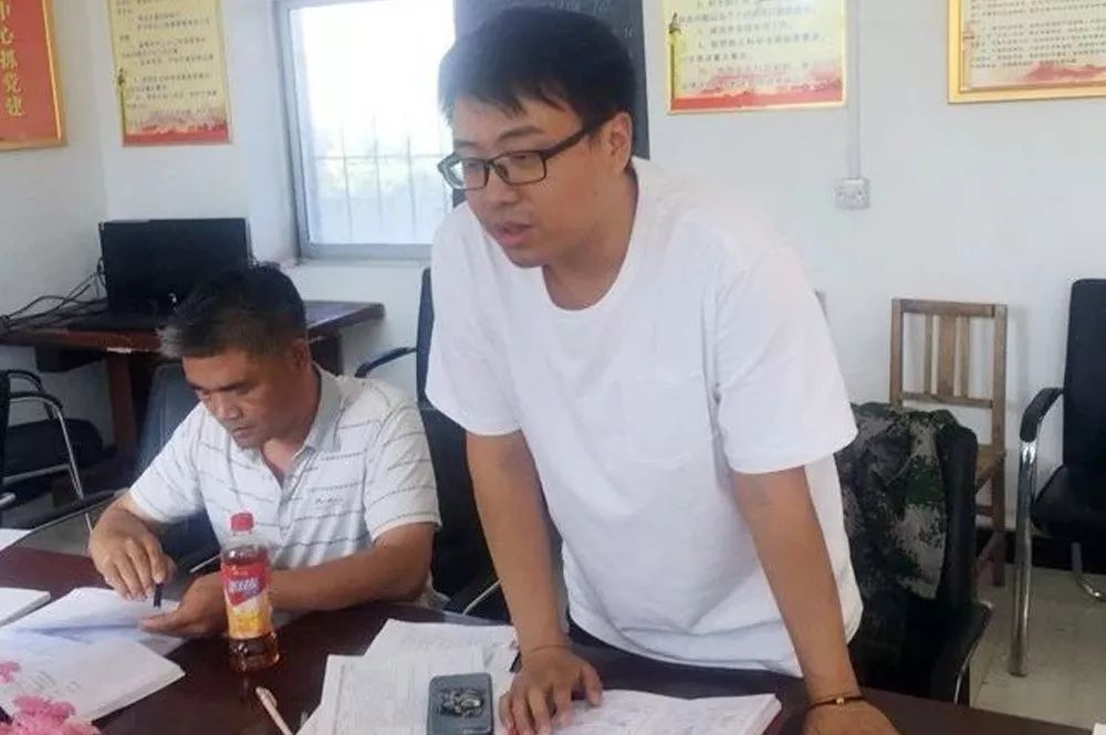 倾听青年心声鼓励青年成长,倾听潮涌之声