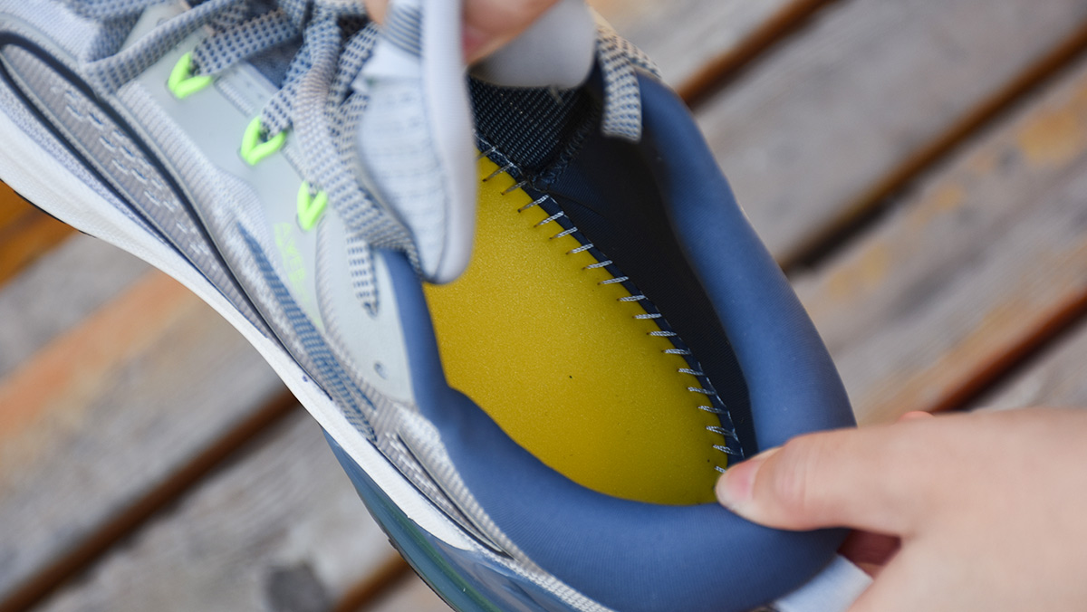 黑科技跑鞋,安踏缓震跑鞋测评