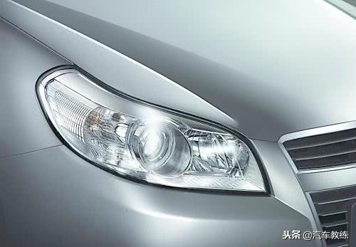 汽车大灯起雾怎么除,汽车大灯进水了起雾处理