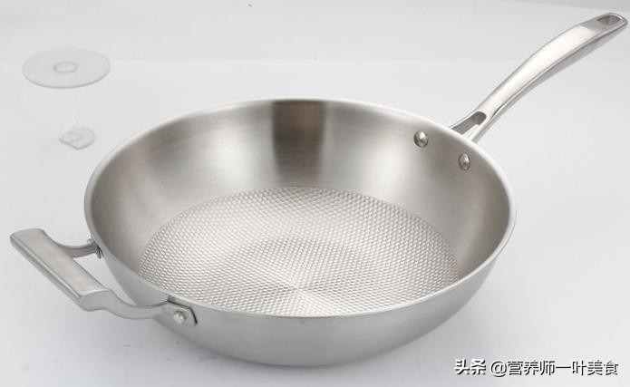 不粘锅怎么开锅煎鱼,炒锅怎么开锅变不粘锅