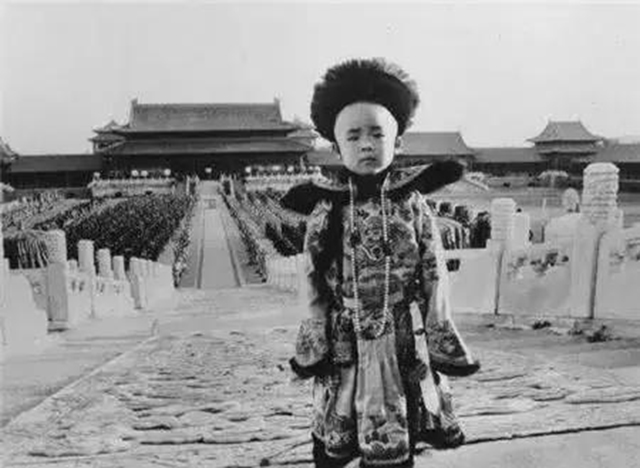 末代皇帝溥仪的自行车,溥仪自行车视频