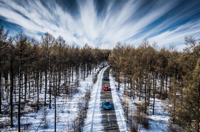 保时捷911turbos漂移,保时捷panamera雪地模式怎么开