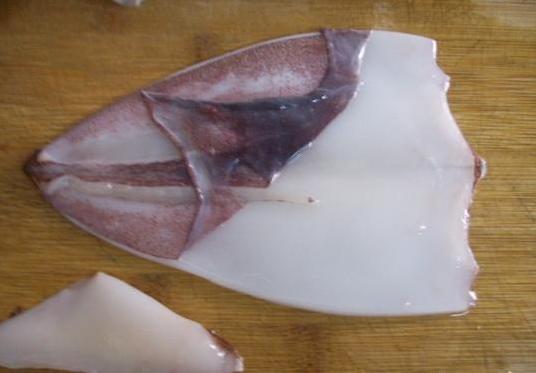 鱿鱼怎样切好看又好吃,卷卷的鱿鱼