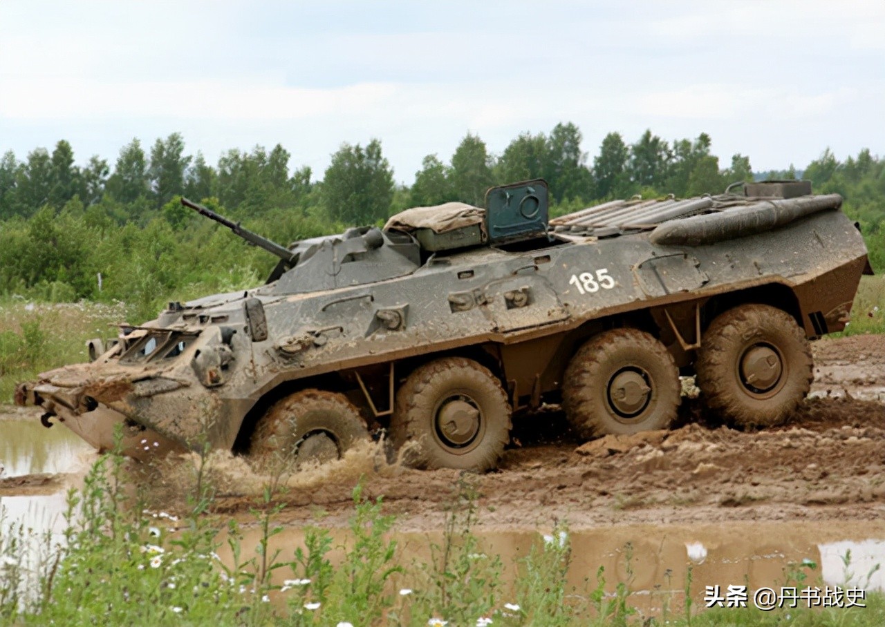 军车改越野车,中国仿制btr-80装甲车