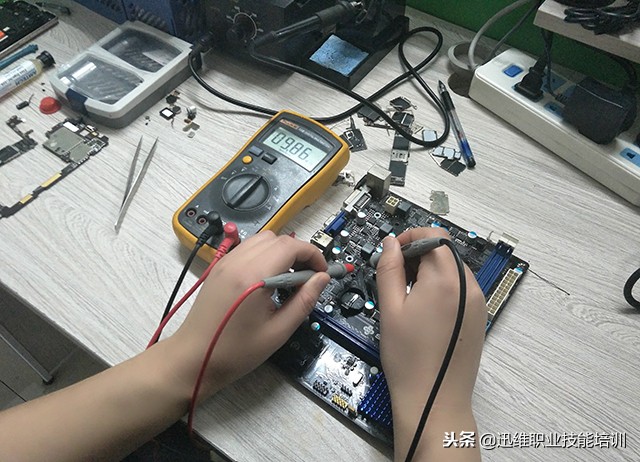 fluke万用表15b+和18b+的区别,fluke万用表15b功能