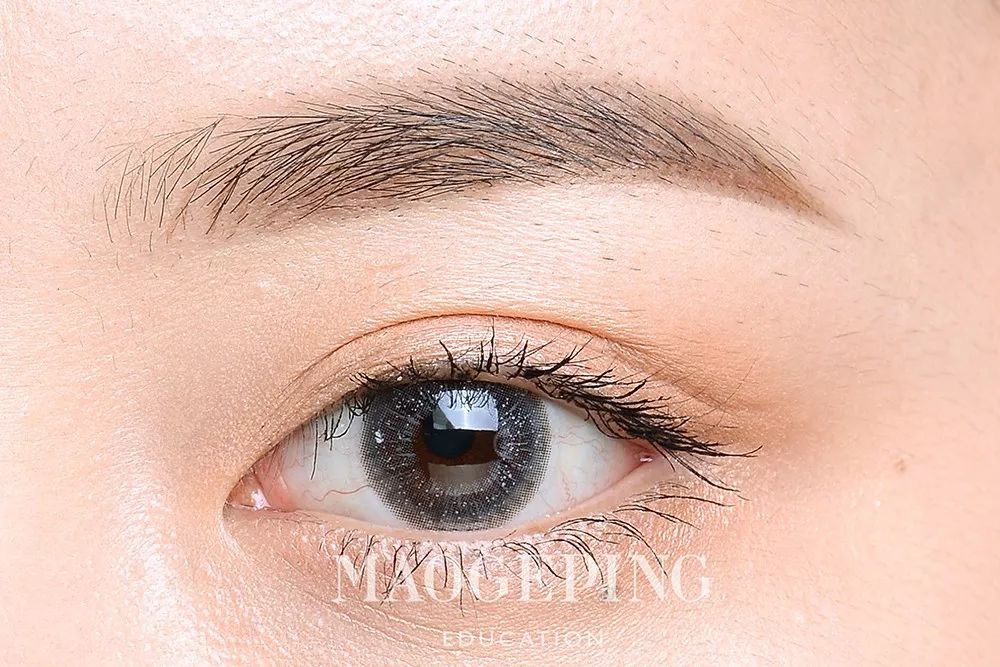 画眉教程自然眉拉丝眉笔 (新手画眉用细眉笔还是眉粉比较好)