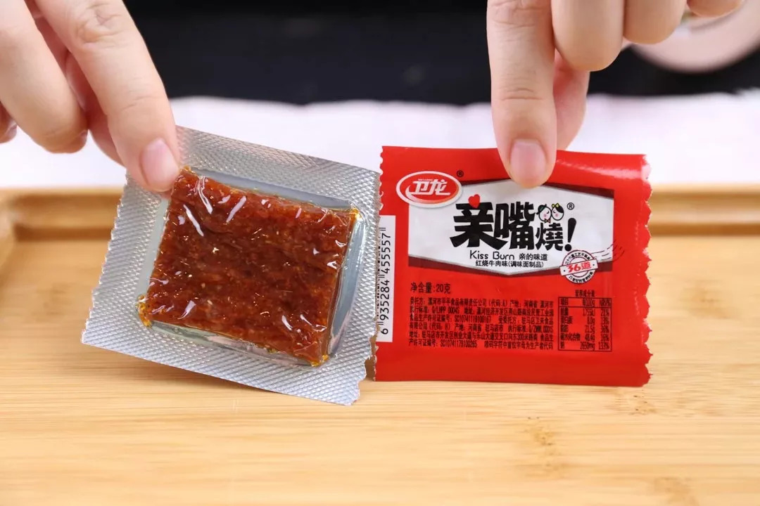 80后的童年回忆零食粘牙糖小卖部,8090后的童年回忆小零食小黄桃