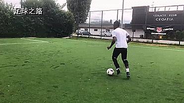 五人制足球超实用技巧,足球过人实用技巧1对多