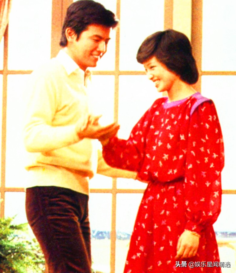 山口百惠以新婚太太身份出席三浦友和生日派对，竟合唱摇滚寡妇？