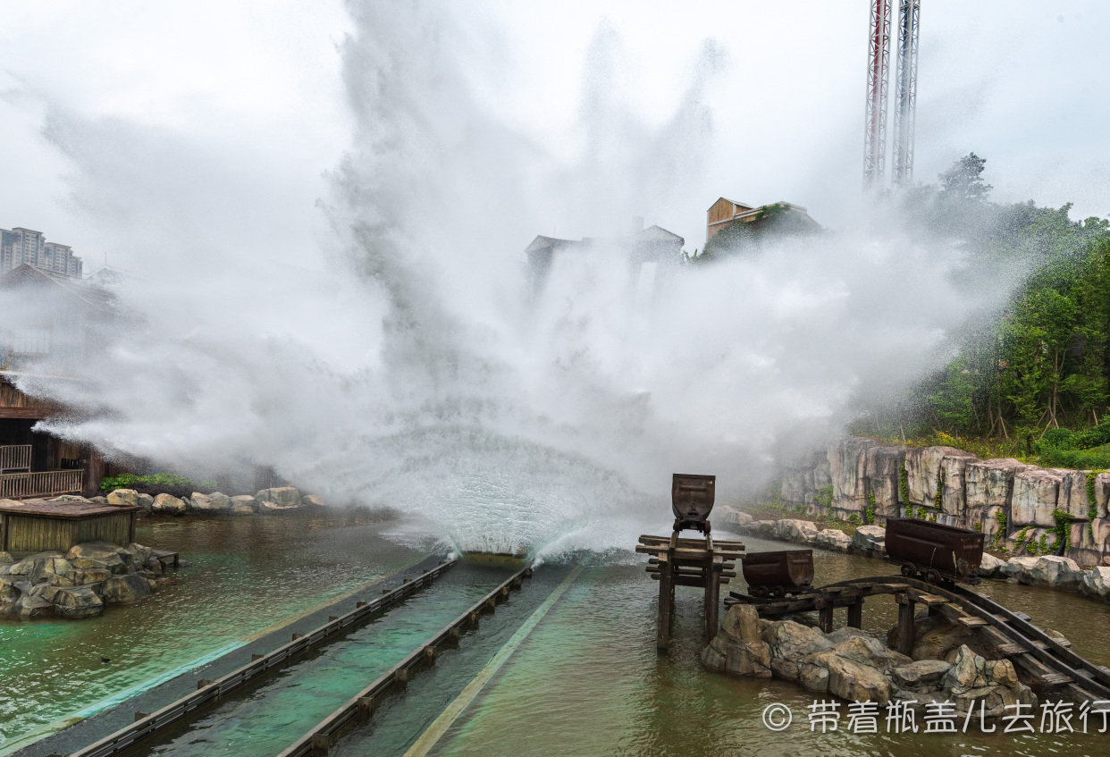 欢乐谷重庆门票一大一小,重庆欢乐谷200门票包含哪些项目