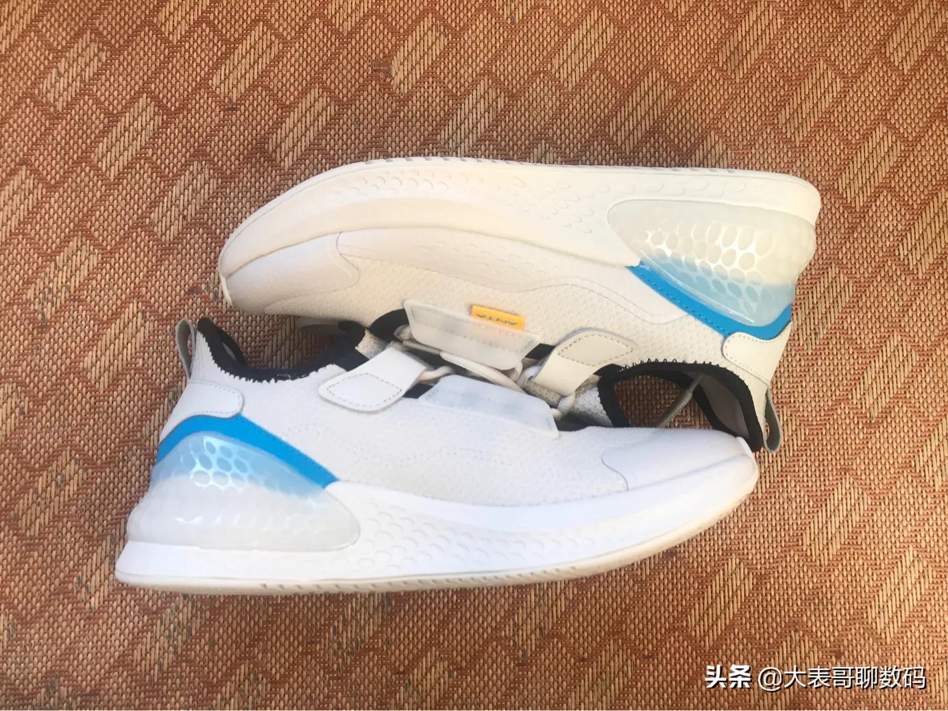 国产顶级缓震跑鞋2022,国产支撑缓震跑鞋适合扁平足