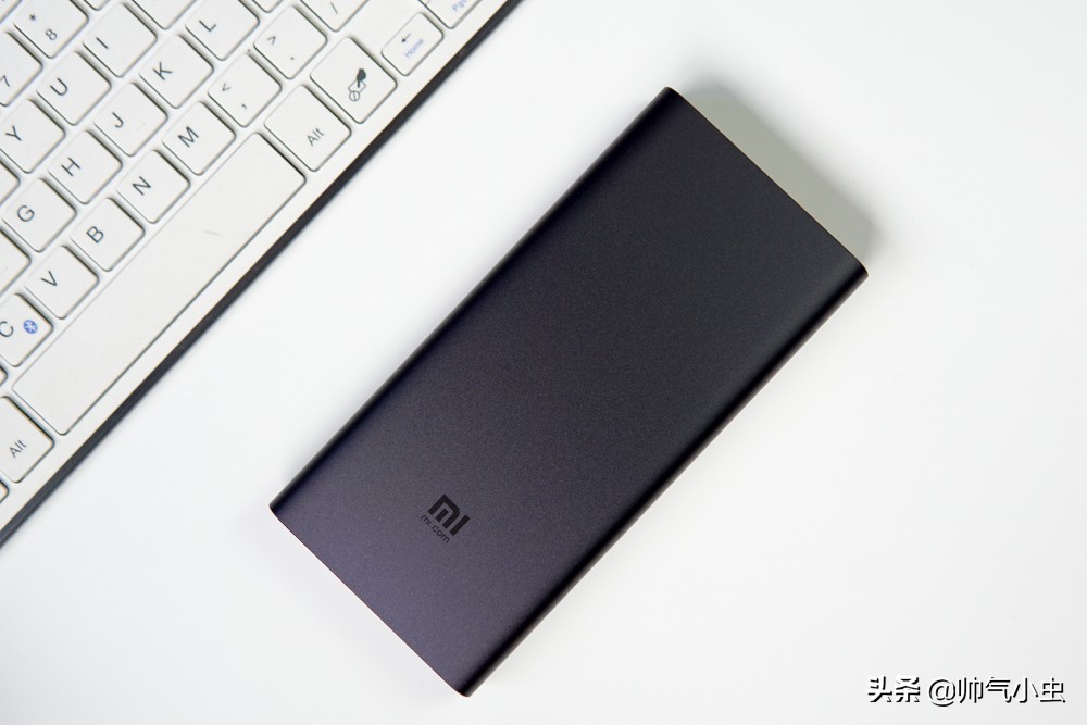 小米无线充电宝30w和青春版区别,小米无线充电宝是真的好用