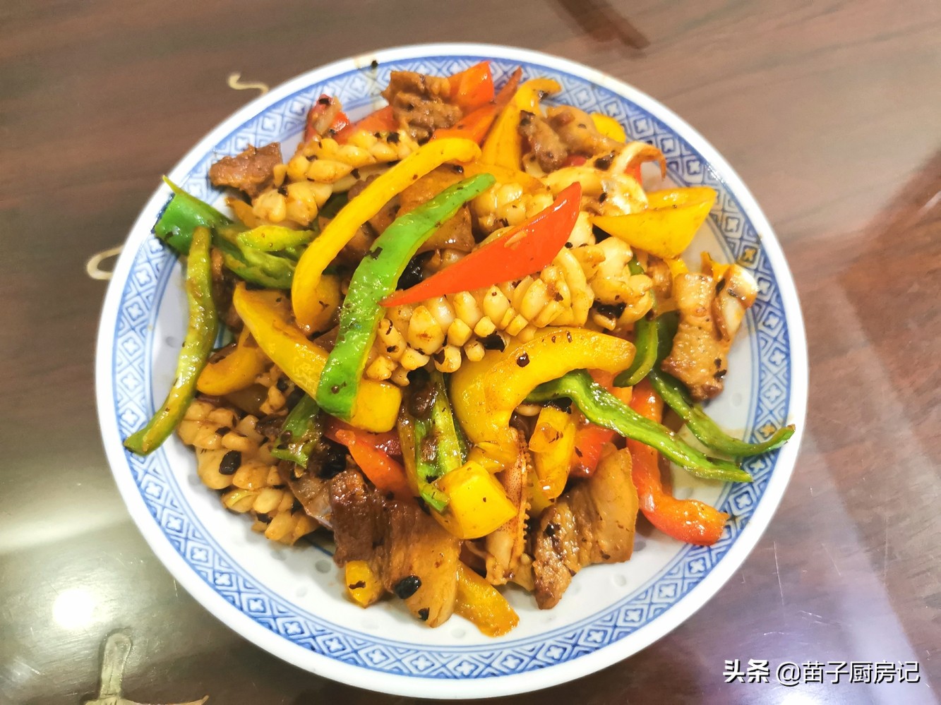 鱿鱼怎样做好吃又嫩又好看,雪菜烧鱿鱼鲜甜可口