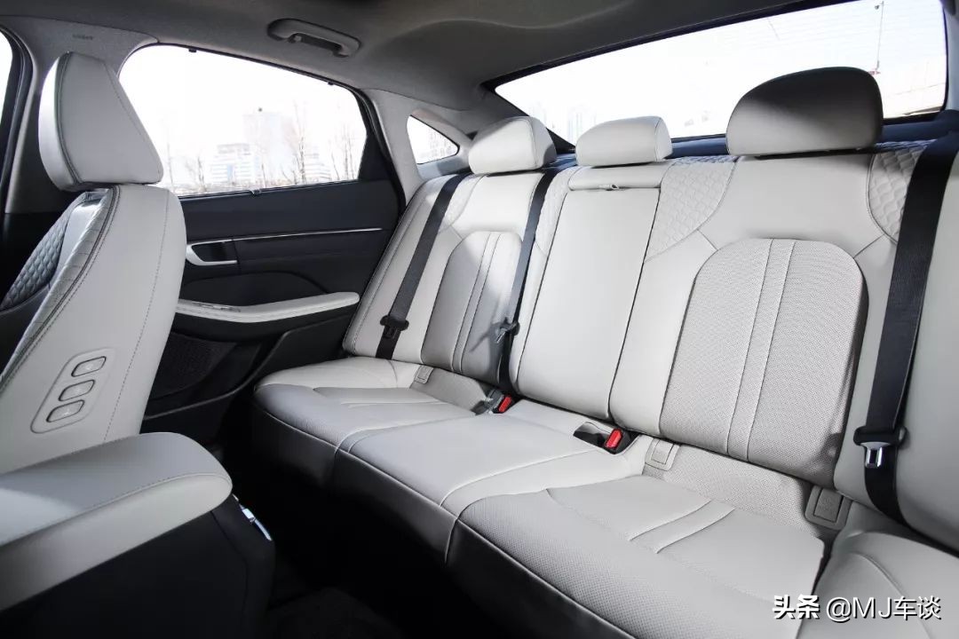 现代索纳塔韩国版第一视角试驾,现代索纳塔2.0t试驾视频