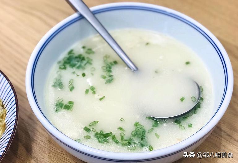 猪骨汤怎么炖不腥好吃,猪骨汤要怎么调味道才鲜