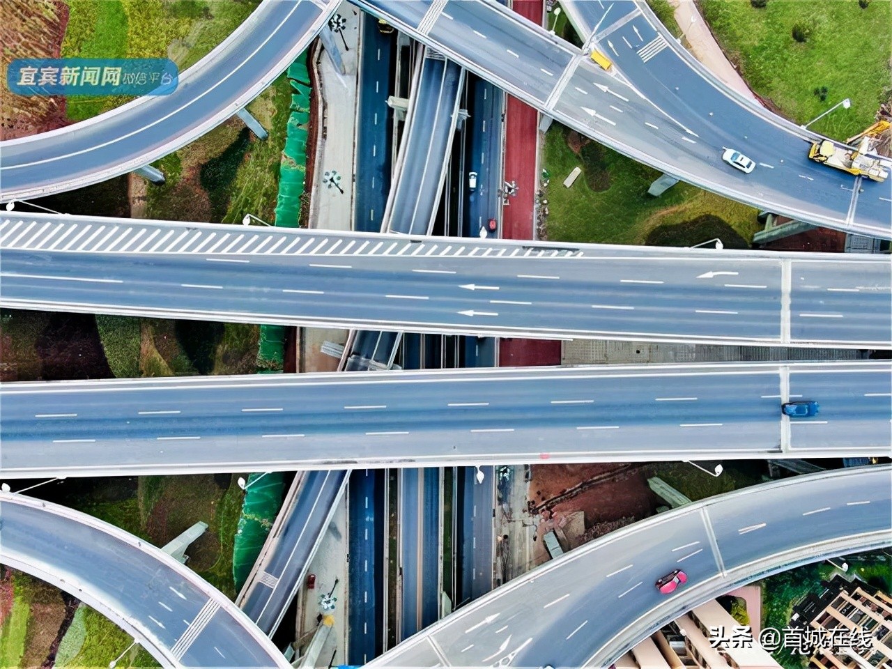 宜宾这座“5D”立交桥走错就走远了！一起来看看4个方向行走路线