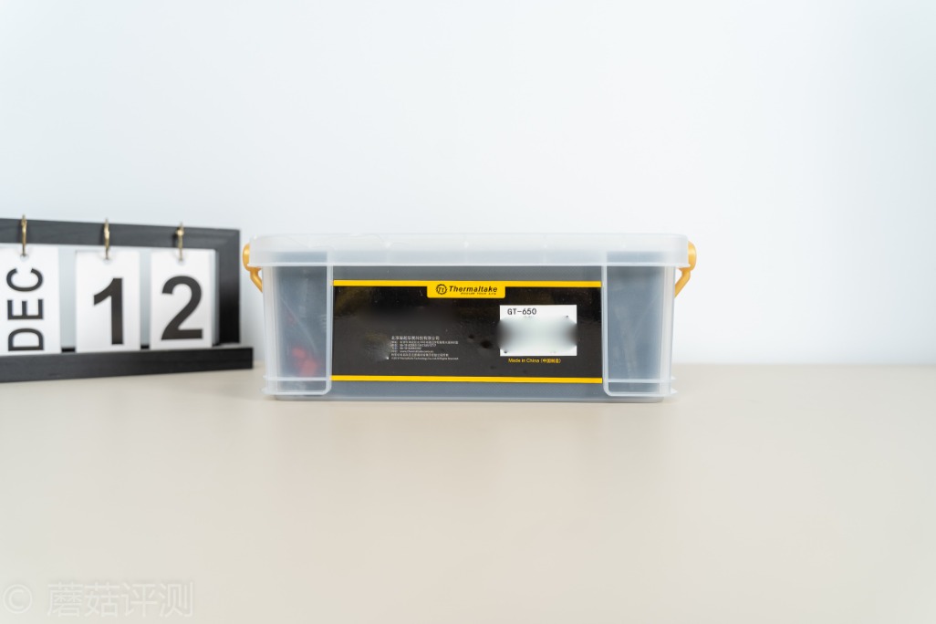 ttgt550金牌全模组电源,tt半模组电源550w