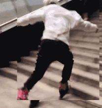 小区儿童游乐设施安全隐患和责任,小朋友学轮滑安全不