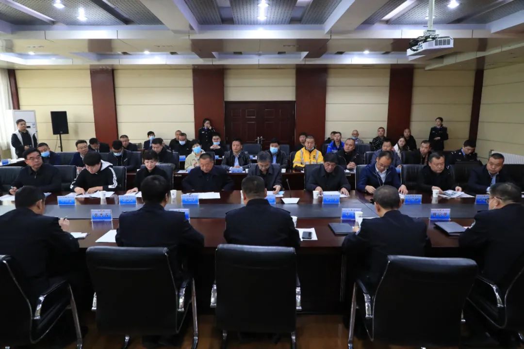 交警中队向人大汇报,晋城交警连心桥