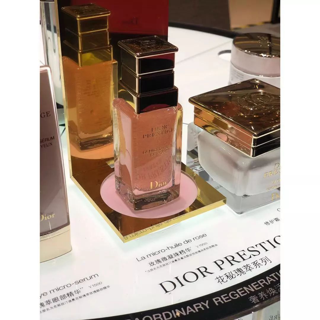 探店新年美照,探店好看的衣服都在这里