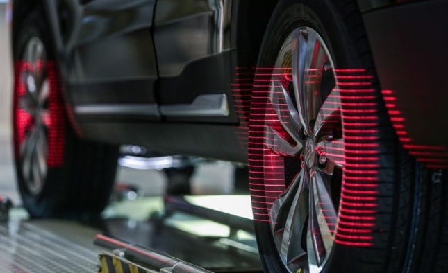 四轮定位偏会导致轮胎严重磨损吗,四轮定位轮胎磨损程度示意图