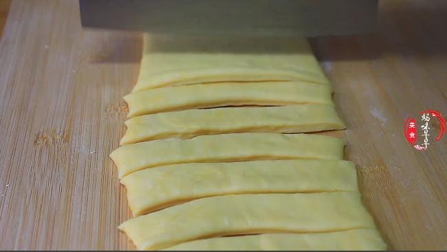 油条蓬松好吃的小窍门,掌握这个小窍门油条各个空心酥脆