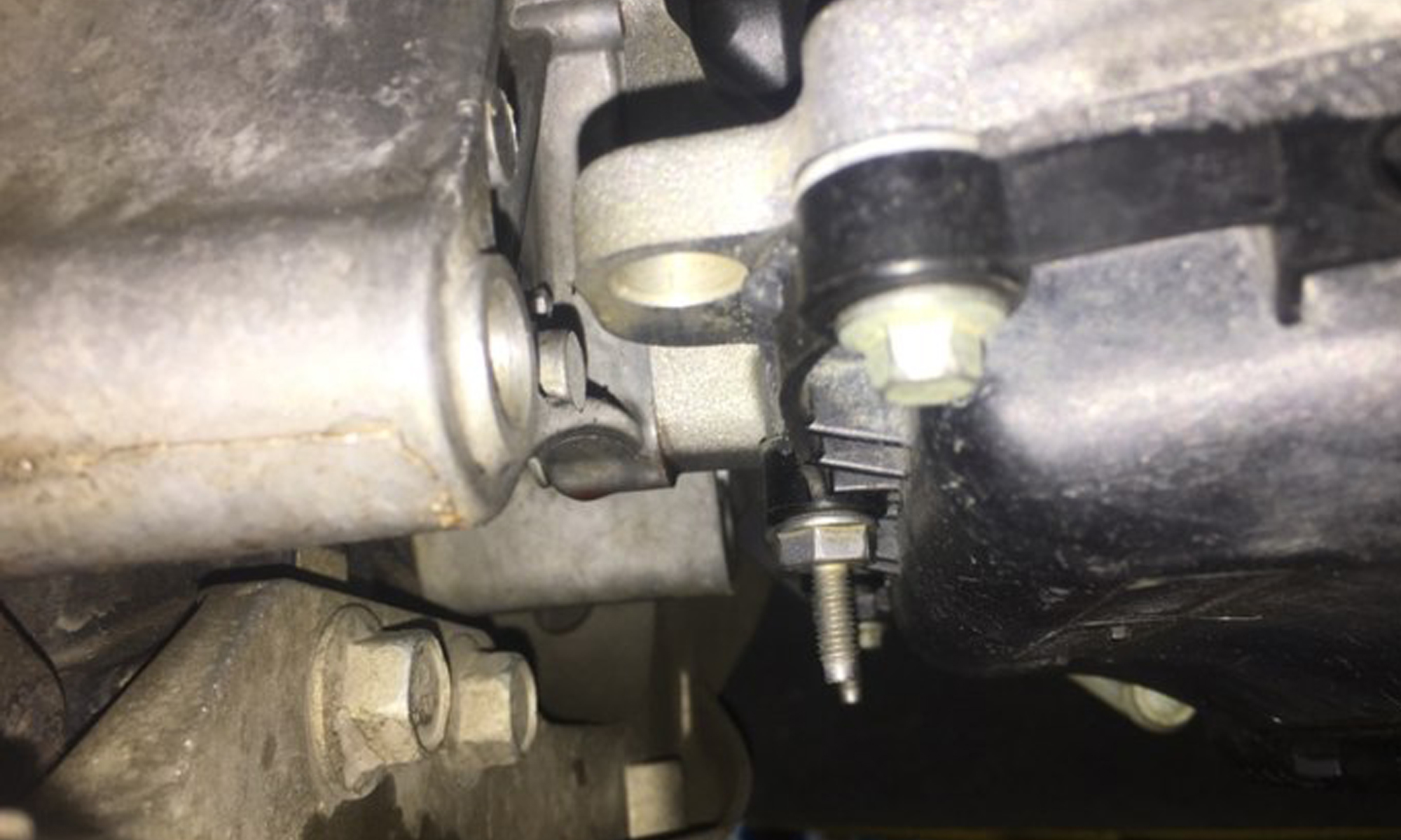 30万级suv福特探险者,福特探险者后减震漏油了怎么回事