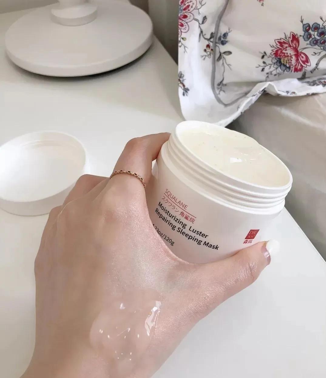 敷完面膜脸透亮,敷着面膜睡觉