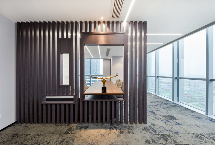 不缀冗余，高端轻奢锐天投资上海总部设计欣赏