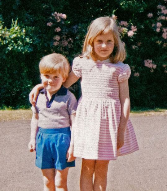 戴安娜王妃哥哥斯宾塞伯爵,戴安娜弟弟斯宾塞伯爵图片