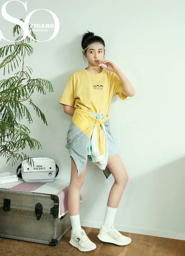 盘点娱乐圈00后漂亮妹妹们的穿搭，有你中意的那位吗？
