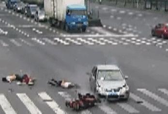 到停止线变红灯我开过去了有事吗,刚过停止线变红灯还可以继续走吗