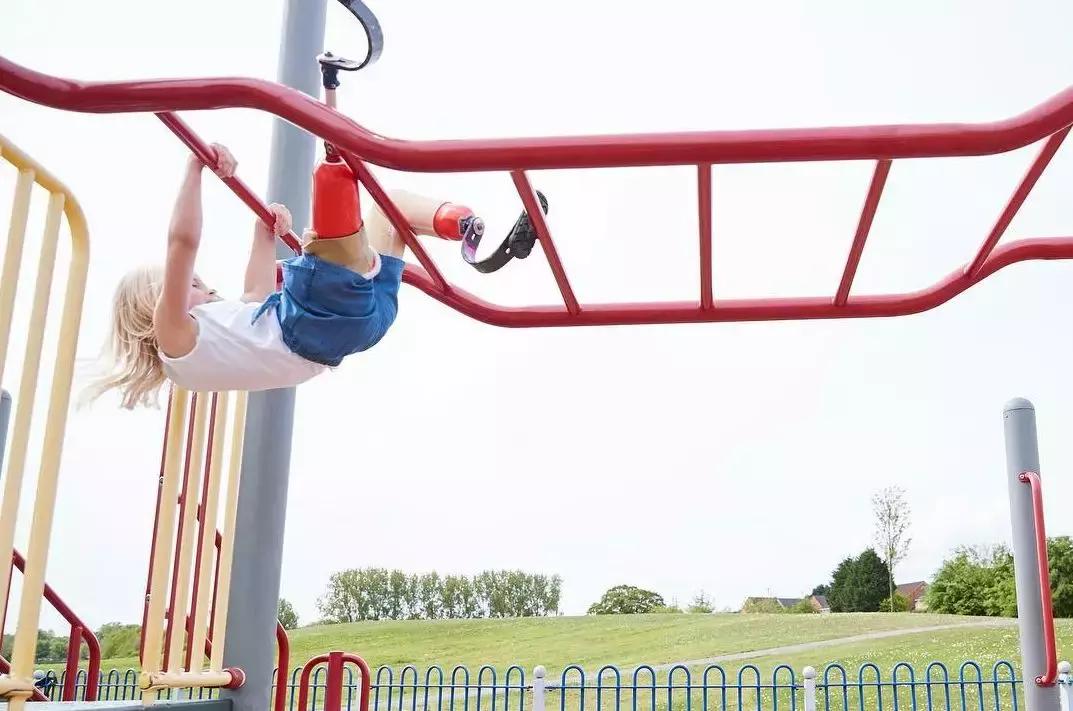 因为卫生棉条被截肢,女星因为卫生巾截肢