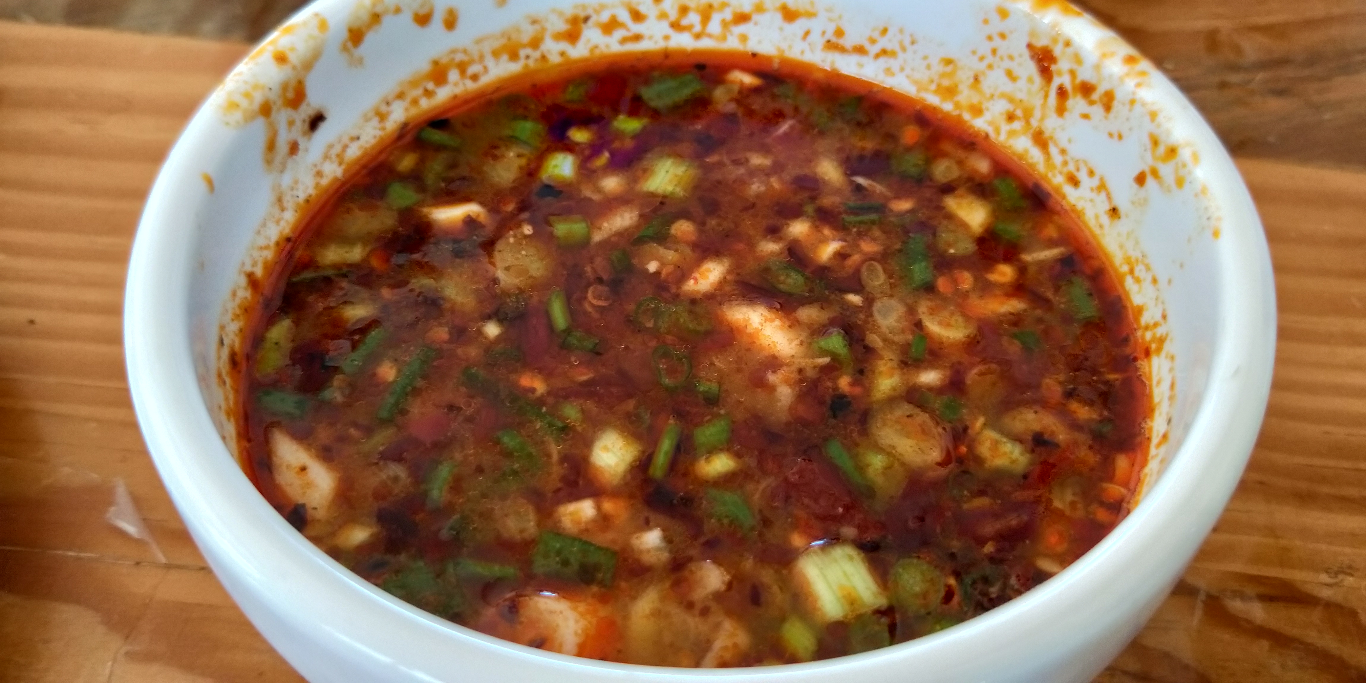 躲在草帽下的美味，吃过就上瘾，食客就算开车两小时车去吃也值得