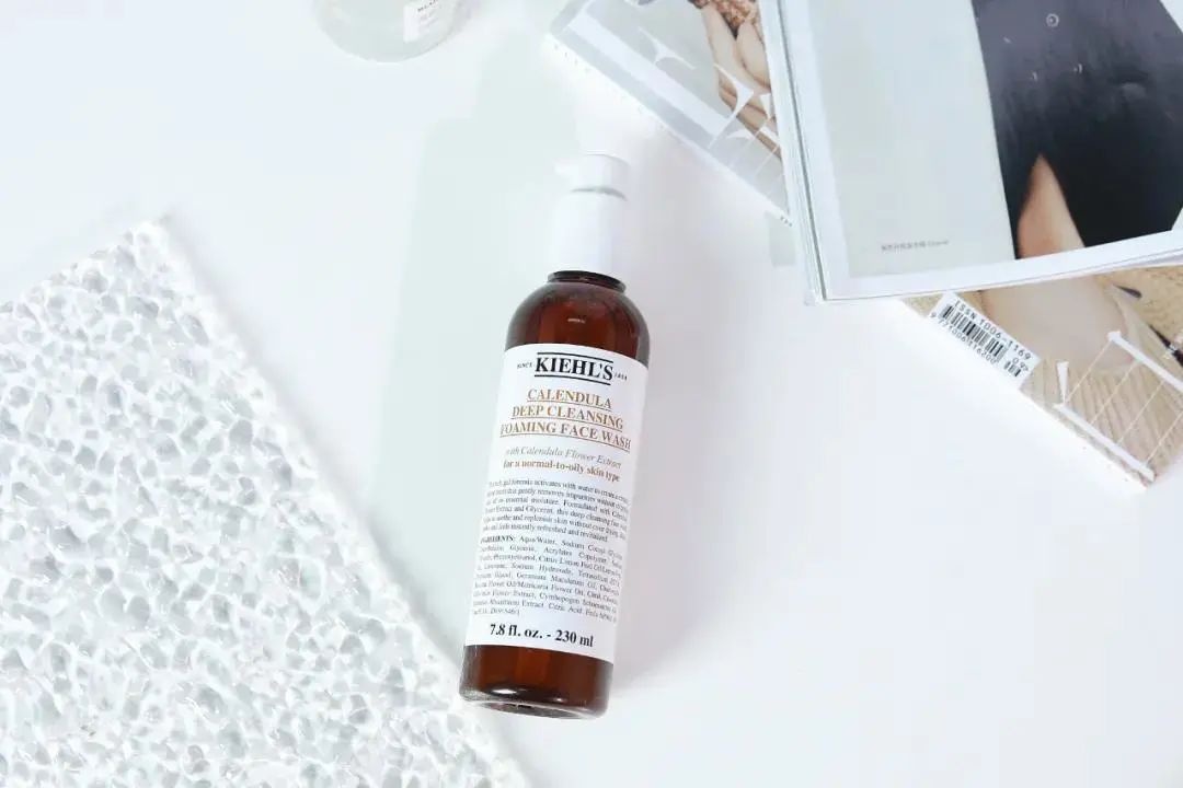 精致女孩的包包里装什么呢,精致女性的包包里藏着多少小秘密