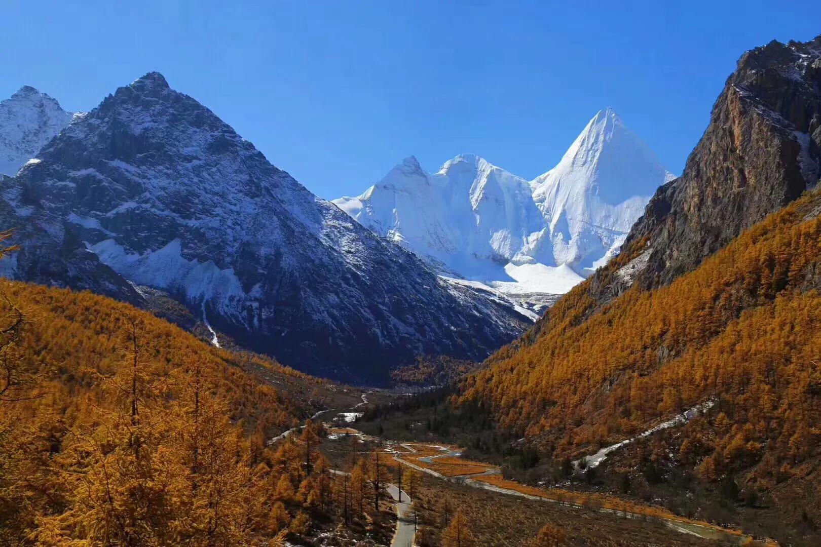 稻城亚丁为什么值得去,稻城亚丁到底值得去吗