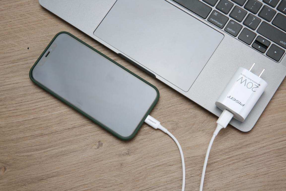 苹果终究是错付了,意外给国产机会!品胜磁吸套装真的很惊喜