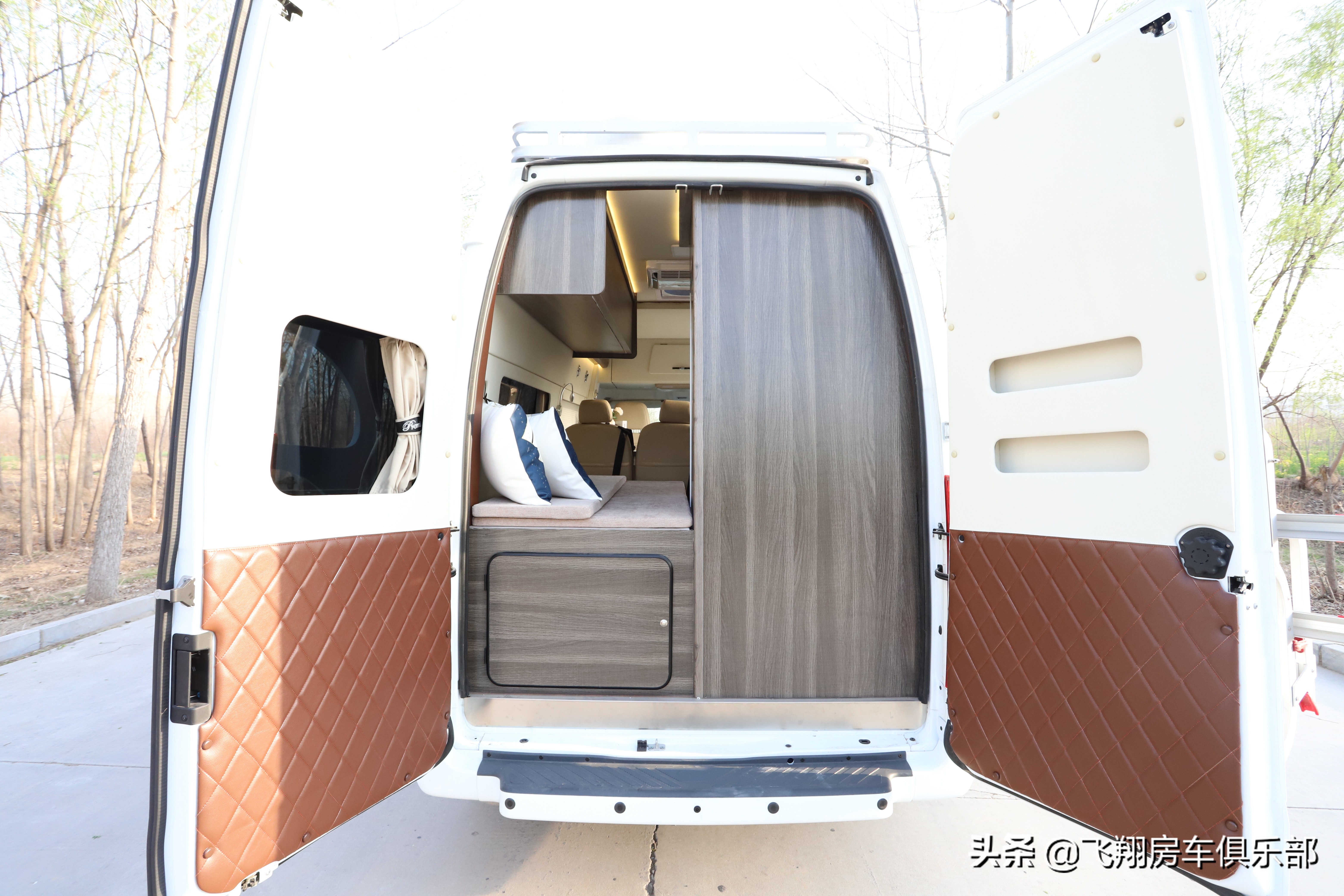 福特进口3.5tt双涡轮增压四驱房车,低调新福特全顺