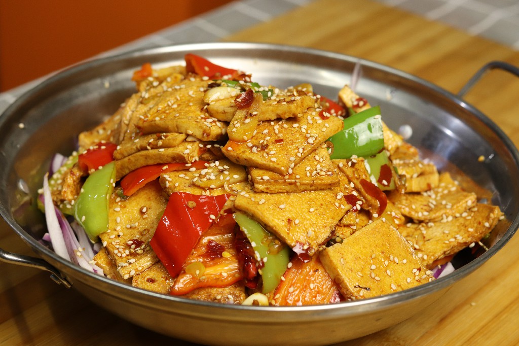 千叶豆腐可以用普通豆腐做吗,千叶豆腐是去水好还是过油好